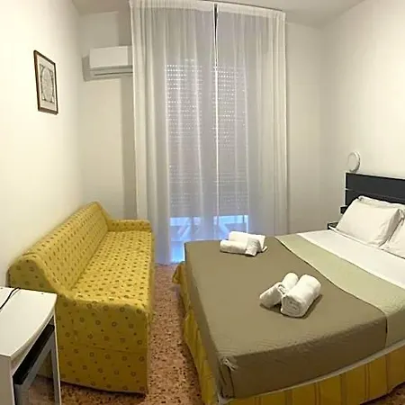 Perla Hotel 3*