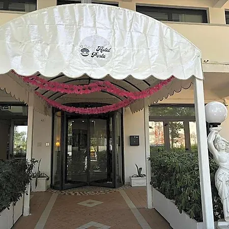 Perla Hotel 3*